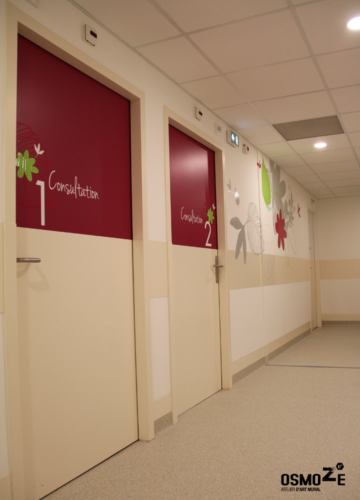 Décoration de couloir > CHU Hôpital de Brest > Mur