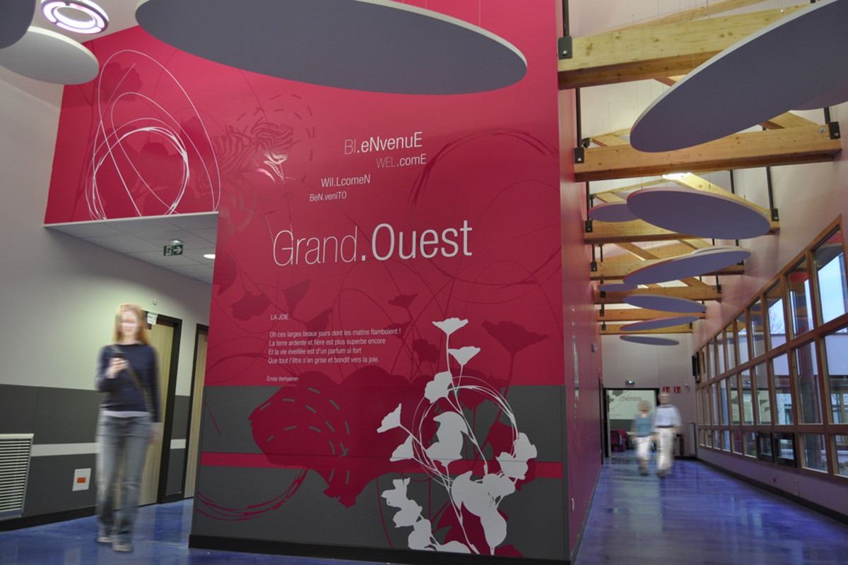 Osmoze - Atelier d'Art mural > signalétique artistique et contemporaine, scénographie et design d'espace