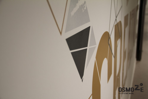 Décoration murale > Signalétique > Ecole Universite ISCOM > Couloir marquage contemporain