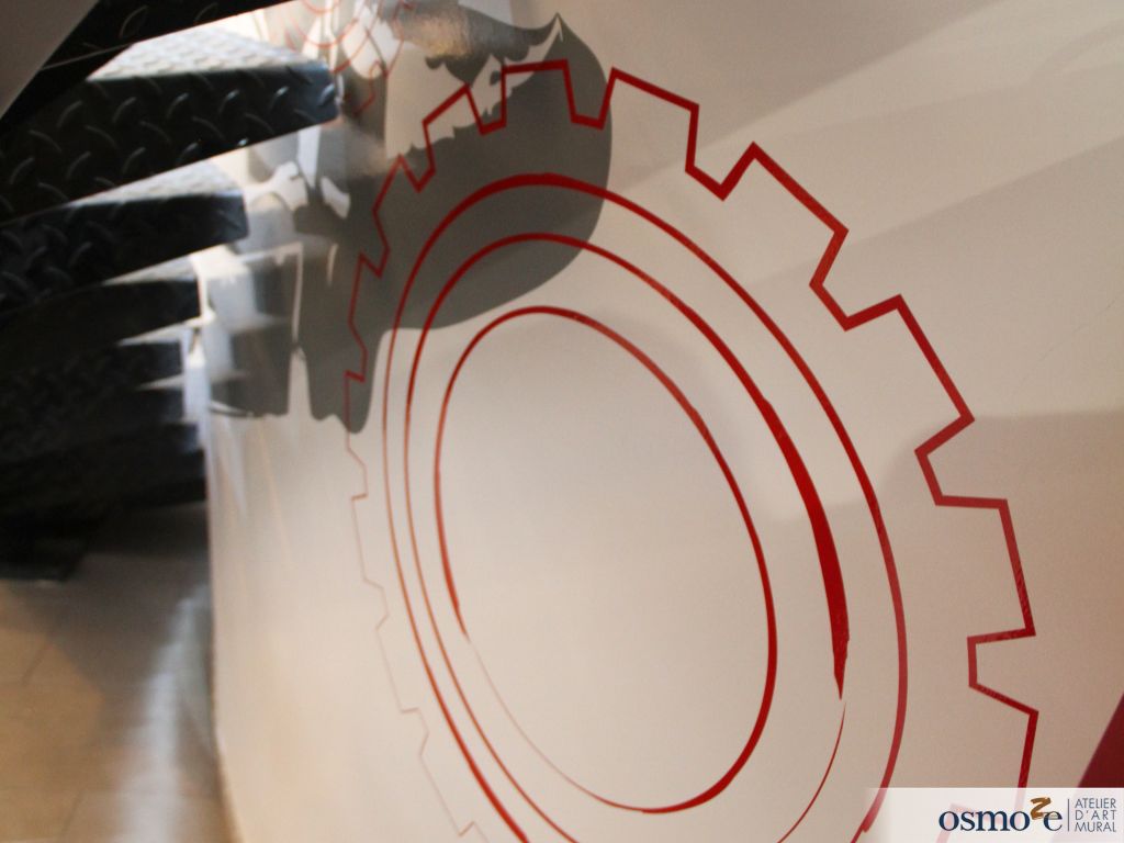 Une nouvelle épreuve graphique pour Osmoze : la pose d'un immense sticker mural pour le club 3A, féru d'automobiles anciennes 17 IMG 1159