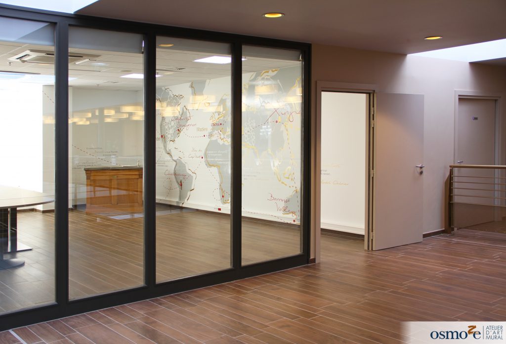 Le Leclerc de Sarrebourg (57) fait appel à Osmoze pour décorer sa future salle de dégustation de vin 15 IMG 2156 1