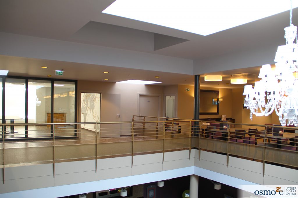 Le Leclerc de Sarrebourg (57) fait appel à Osmoze pour décorer sa future salle de dégustation de vin 17 IMG 2159