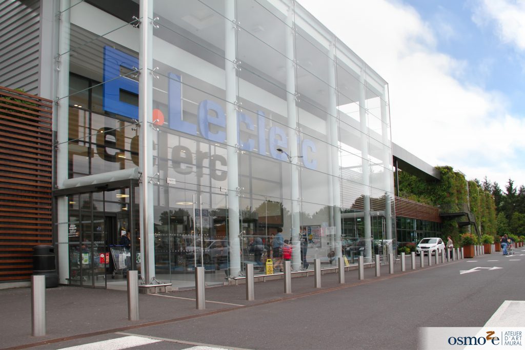 Le Leclerc de Sarrebourg (57) fait appel à Osmoze pour décorer sa future salle de dégustation de vin 10 IMG 2163