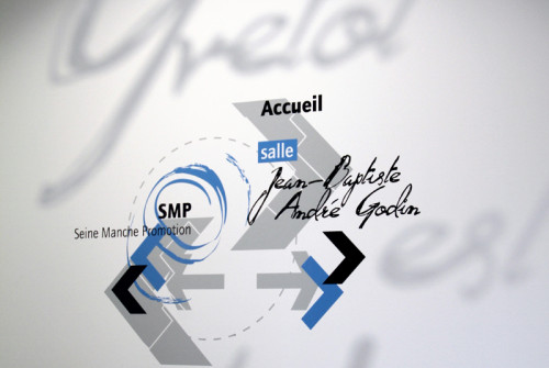 Signalétique > Couleur et Marquage > Circulation > Couloir Entreprise Logéal