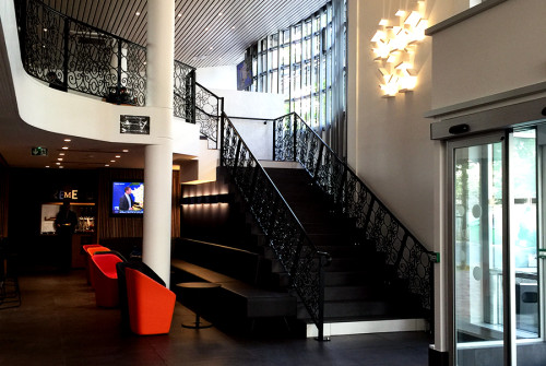 Signalétique murale >Hôtel Kyriad > Hall Accueil > Paris Bercy decor hall kyriad bercy