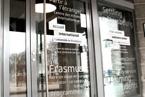 Vitrophanie Université > Signalétique Unistra > Strasbourg signaletique universite