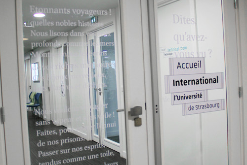 Picto Porte Université > Signalétique Unistra > Strasbourg vitrophanie signaletique