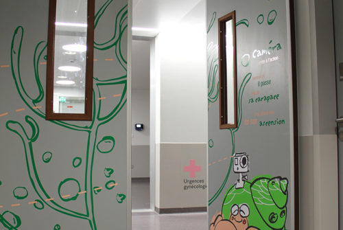 Décoration Murale Artistique > CHU Hôpital Belfort Montbéliard > Enfant Pédiatrie > Portes Animaux Connectés decoration murale pediatrie hopital