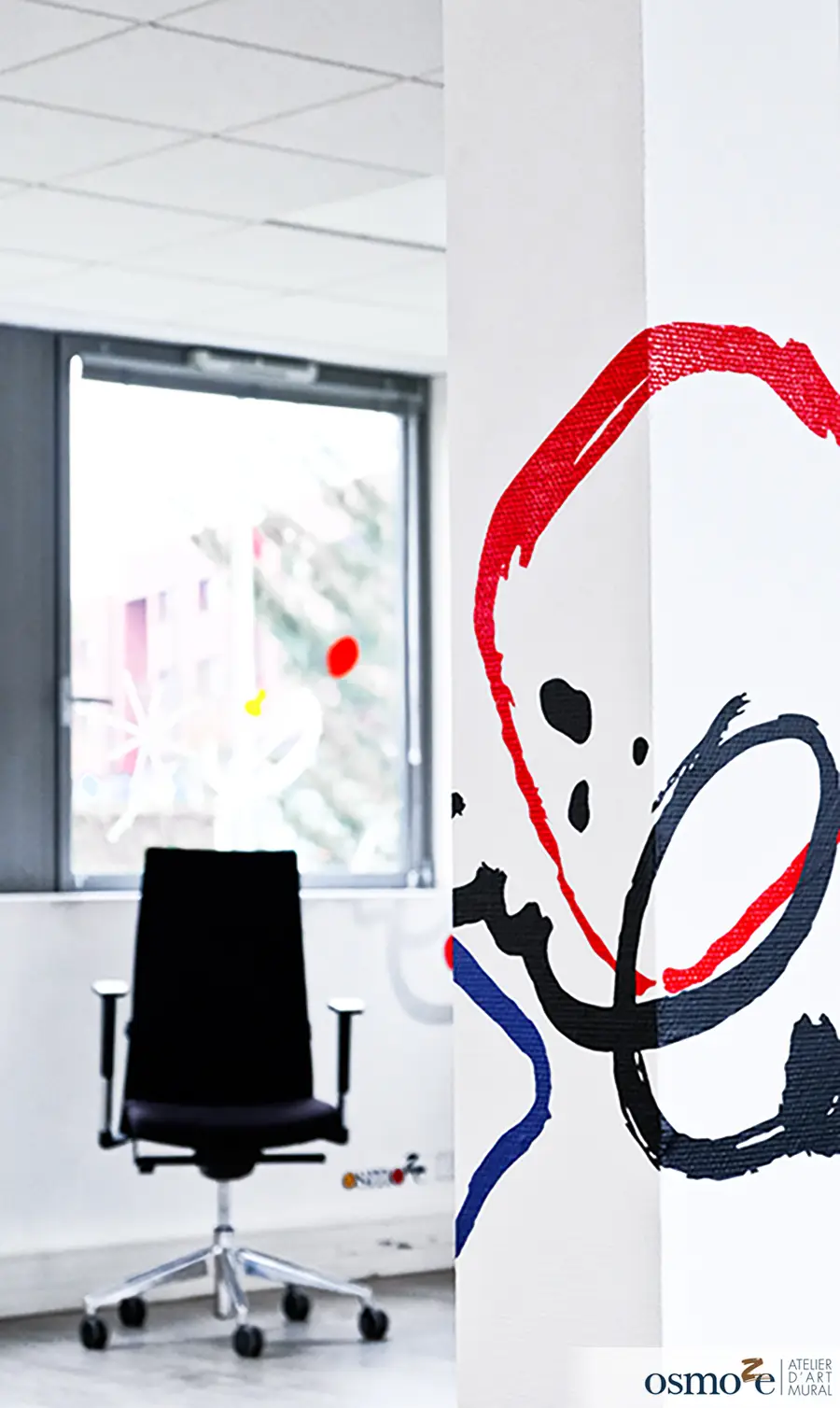 L'UNIVERS ABSTRAIT ET COLORÉ DE LA CREATIVITY ROOM DE FRANCE TRAVAIL, DIJON (21) 26 13modif