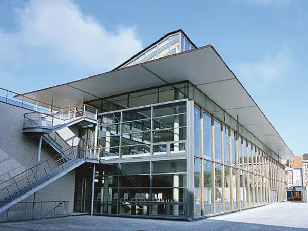 batiment mediatheque georges pompidou en collaboration avec osmoze