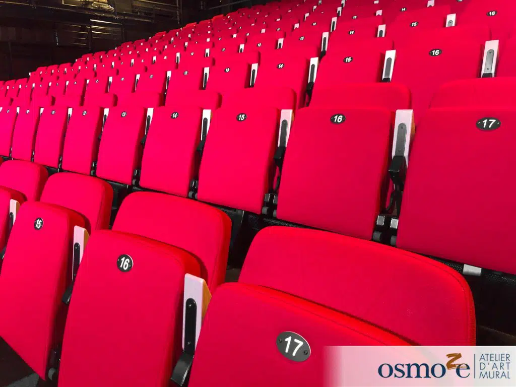 DES FRESQUES GÉOMÉTRIQUES, QUI ALLIENT MODERNITÉ ET CRÉATIVITÉ, STRASBOURG (67) 15 siege salle de spectacle