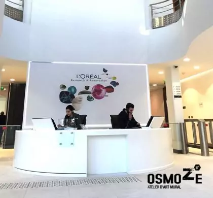 Décoration Murale Contemporaine et Végétale pour les salles de test et d’essai du Groupe Loréal