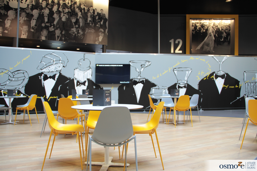 Une première en Europe. Le cinéma Gaumont Pathé (Alsace - 67) est devenu encore plus smart... pour son espace lounge bar et son espace d'attente. 12 Décoration murale habillant l'espace lounge bar