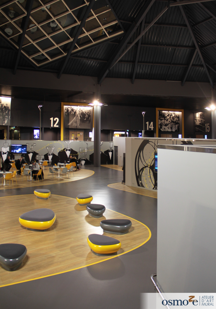 Une première en Europe. Le cinéma Gaumont Pathé (Alsace - 67) est devenu encore plus smart... pour son espace lounge bar et son espace d'attente. 14 IMG 3515