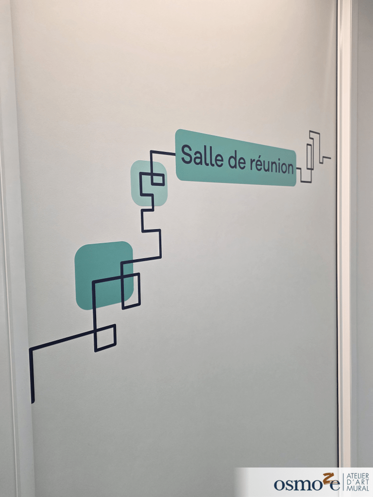 Le siège d’Est Ensemble Habitat France (Montreuil - 93) fait appel à Osmoze pour créer la totalité de la décoration et signalétique de son nouveau bâtiment 27 3343