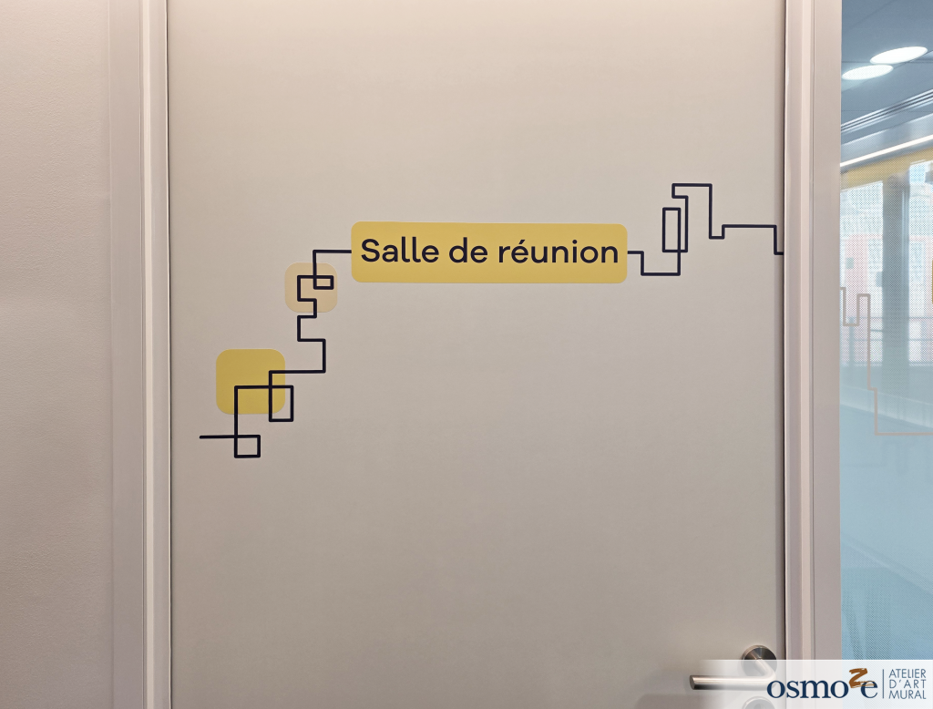 Le siège d’Est Ensemble Habitat France (Montreuil - 93) fait appel à Osmoze pour créer la totalité de la décoration et signalétique de son nouveau bâtiment 32 3346