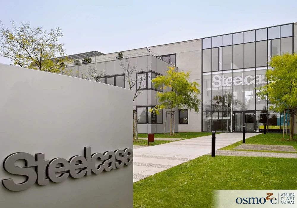 La décoration du siège France du Groupe Steelcase remodelé par notre atelier d’art.
