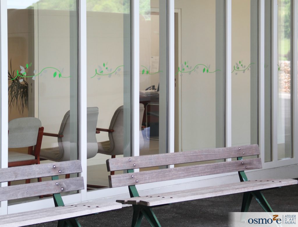 Vitrophanie extérieure - référence au végétal 