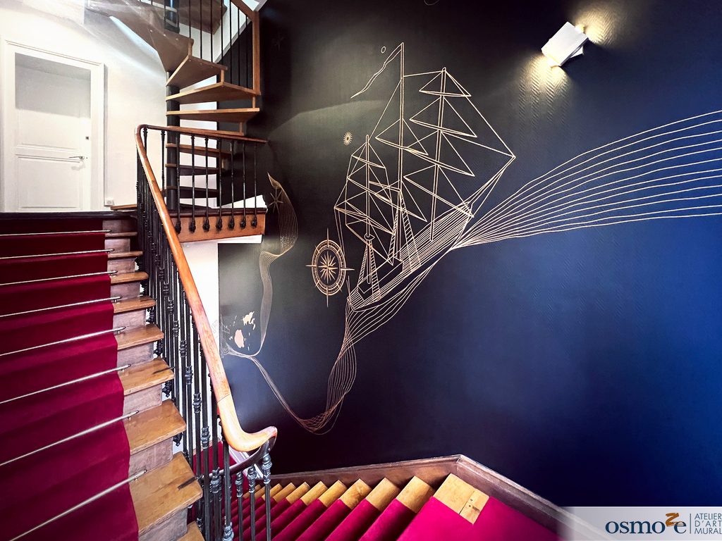 3 Quai Sturm à Strasbourg : une décoration murale entre voyage et imaginaire 13 escalier bateau osmoze