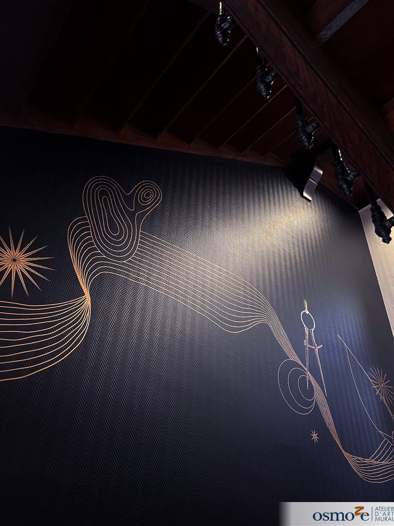 3 Quai Sturm à Strasbourg : une décoration murale entre voyage et imaginaire 20 sous escalier 768x1024 1